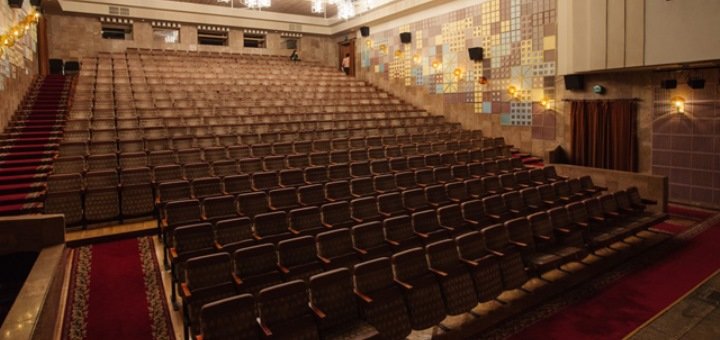 С соблюдением социальной дистанции: киевские театры открывают новый сезон