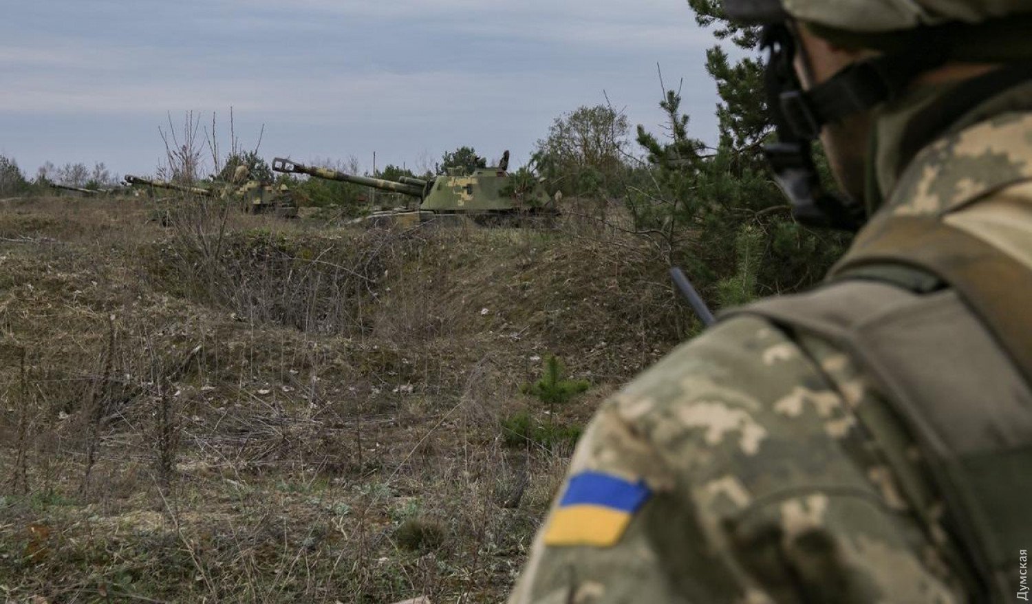Возле Новолуганского боевики ранили двух украинских военных