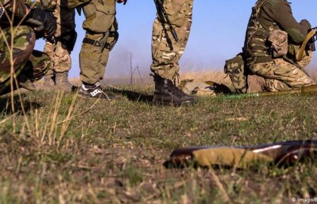 Один український військовий отримав поранення на Донбасі