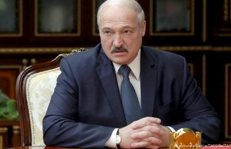 Лукашенко поручил вызвать послов Украины и РФ из-за задержания 33-х боевиков