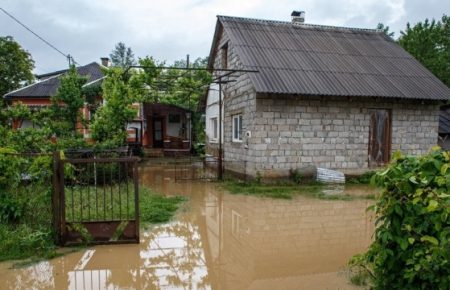 Після паводків на заході України підтопленими залишаються 4 населених пункти — ДСНС