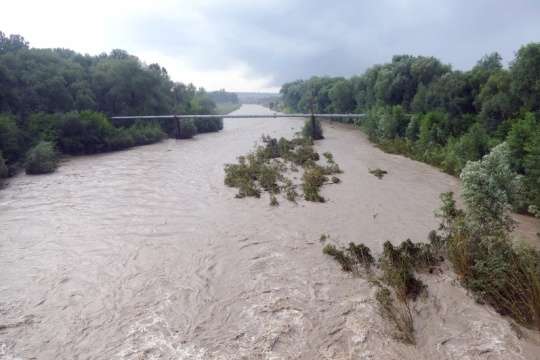 У басейнах річок Сян, Дністер і Прут очікується підйом рівня води — ДСНС