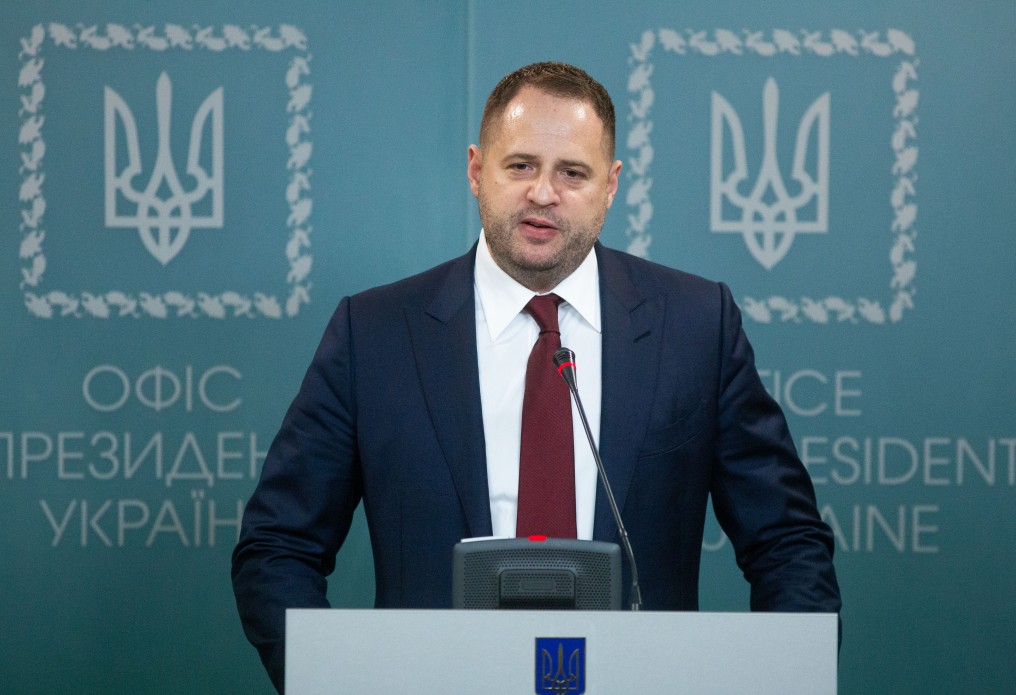 Лист про вихід Росії з переговорів щодо Донбасу на рівні радників: голова ОП Єрмак вважає це дипломатичною грою