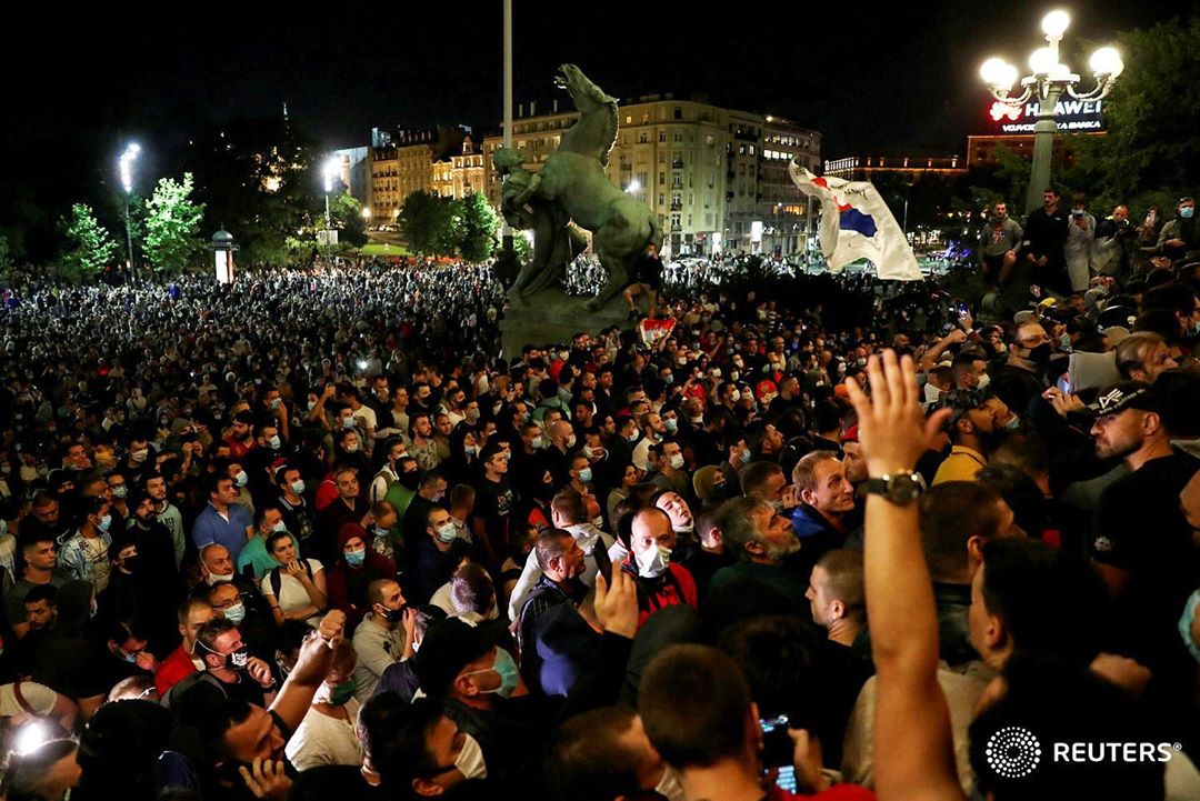 Протести у Белграді: під час сутичок затримано 71 людину