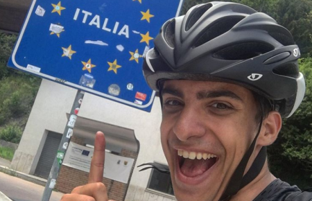 Закриті кордони: студент 48 днів їхав на велосипеді з Шотландії до Греції, аби дістатися додому