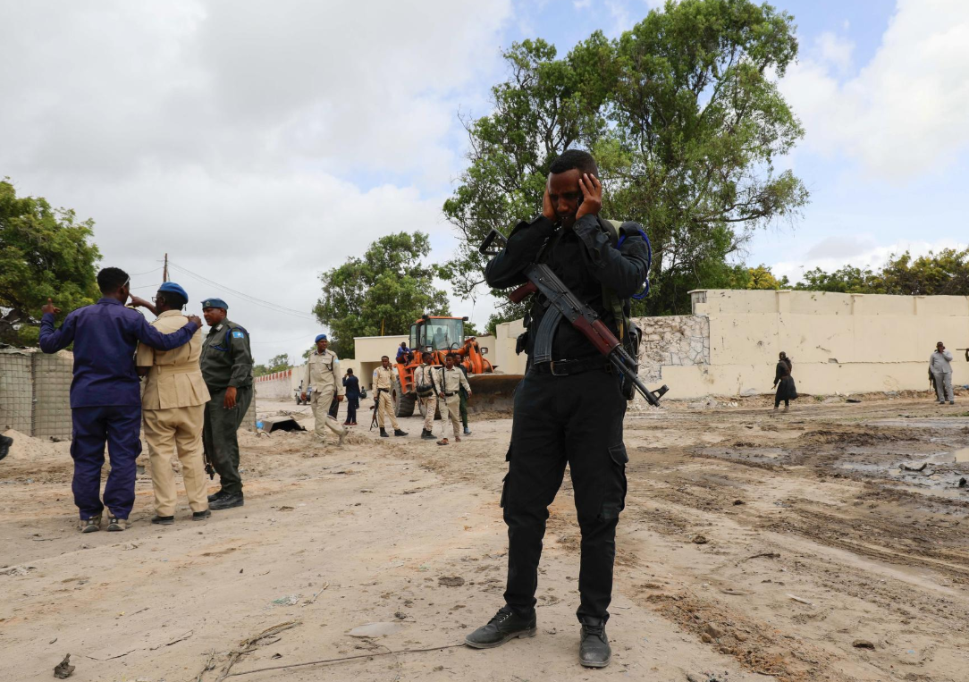 У порту Сомалі автомоібіль врізався у КПП: внаслідок вибуху одна людина загинула, шестеро постраждали