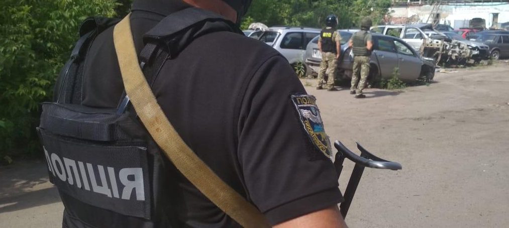 Спецоперація у Полтаві: підозрюваний захопив полковника поліції і поїхав на авто, яке вимагав йому надати — Геращенко