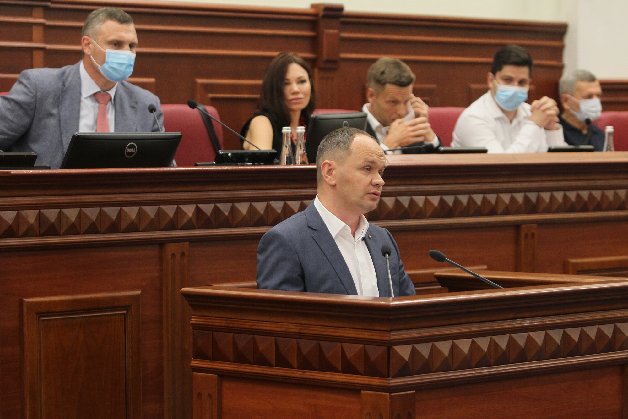 Депутаты Киевсовета обратились к Зеленскому с требованием остановить политические репрессии против Порошенко и общественных активистов Депутаты Киевсовета обратились к Зеленскому с требованием остановить политические репрессии против Порошенко и общественных активистов