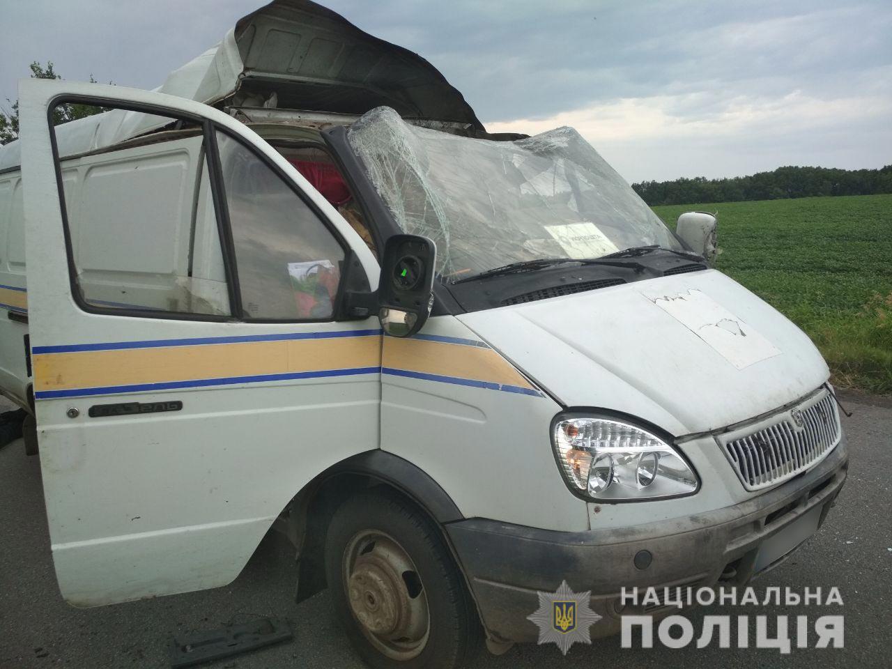 На Полтавщине взорвали автомобиль Укрпочты и похитили более 2,2 млн грн