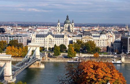 Угорщина посилить обмеження на в'їзд на тлі пандемії