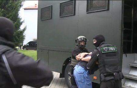 Задержание 33-х россиян в Беларуси: посольство РФ отказывается от комментариев