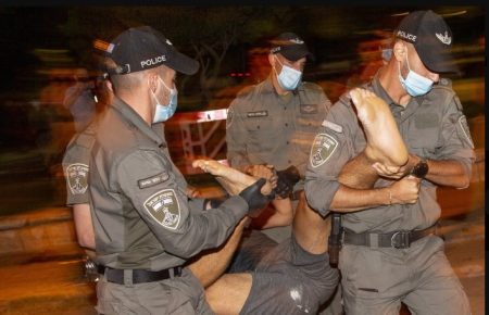 В Ізраїлі поліція водометами розігнала акцію протесту проти прем’єра