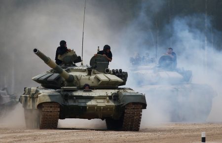 Для того чтобы начать полномасштабную кампанию против Украины, Россия должна собрать на границах 240 тысяч военных — Романенко