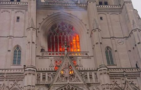 Пожежа у місті Нант: вогонь знищив орган у соборі Святих Петра та Павла