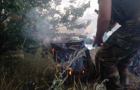 На Донеччині у Зайцеві спалахнула пожежа внаслідок обстрілу бойовиків — ЗМІ 