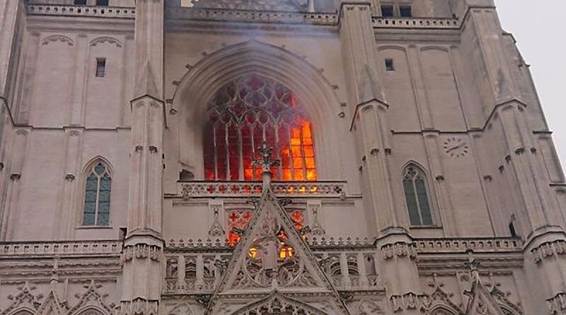 Пожежа у місті Нант: вогонь знищив орган у соборі Святих Петра та Павла