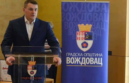 Посольство України у Сербії засудило вислови мера Вождоваца про «український сценарій»