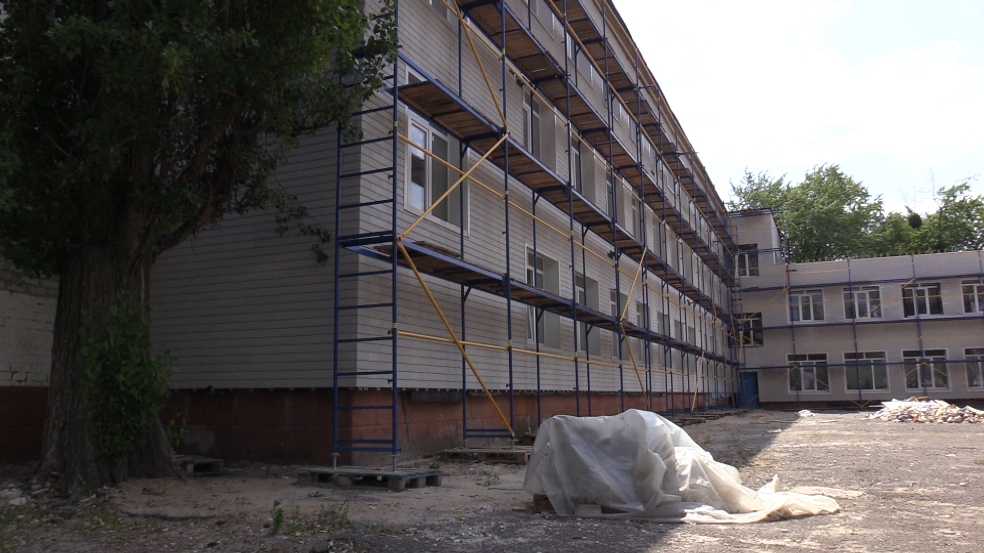 На Луганщині двісті мільйонів гривень витратять на ремонти шкіл, стадіонів та дитсадків