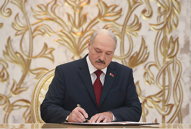 Мінськ буде співпрацювати з Москвою і Києвом у справі затриманих росіян — Лукашенко