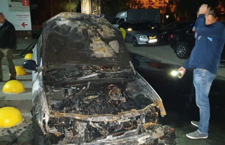 Полиция задержала подозреваемого в поджоге автомобиля программы «Схемы»