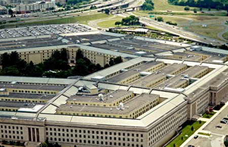 Передислокація сил США у Європі спрямована на стримування Росії — глава Пентагону