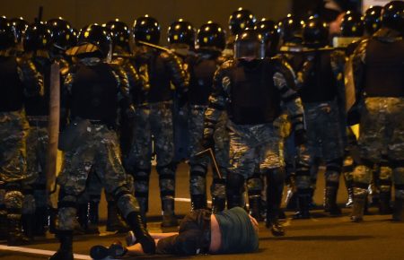 МВД Беларуси сообщает о погибшем в Минске во время протестов