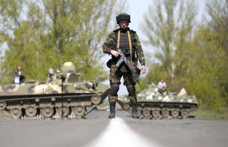 Жодна сторона на Донбасі не хоче втрачати перевагу і позиції — Мусієнко про розведення військ