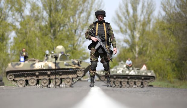 Ни одна сторона на Донбассе не хочет терять преимущество и позиции — Мусиенко о разведении войск