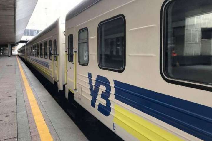 Инцидент в поезде «Киев-Мариуполь»: Укрзализныця уволит ряд сотрудников за халатность