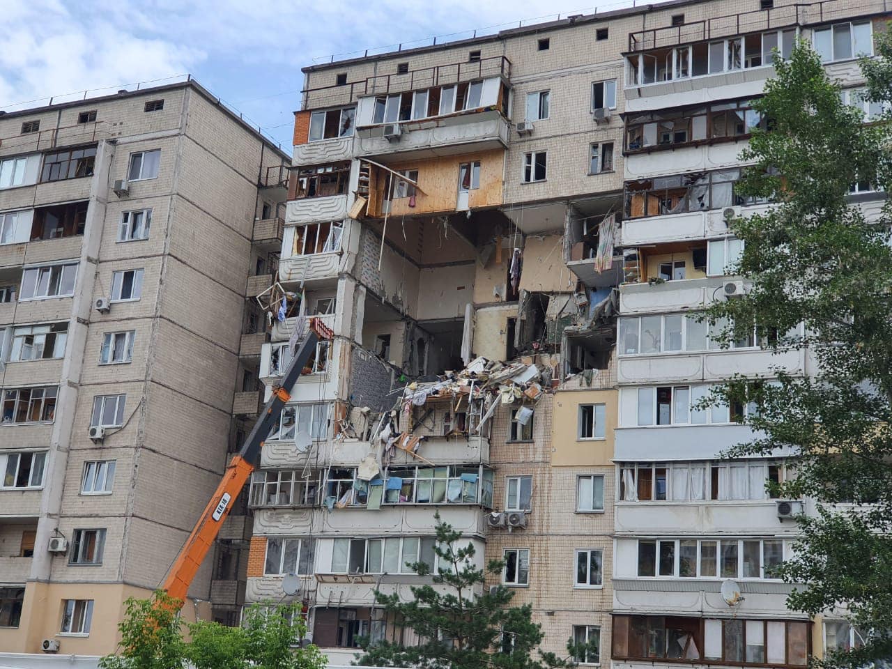 Ткачук: Дом на Позняках перед демонтажем дополнительно укрепят, чтобы жители могли забрать свое имущество