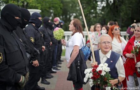 Усі ми хочемо, щоби Лукашенко пішов на пенсію — учасниця жіночого Маршу у Мінську