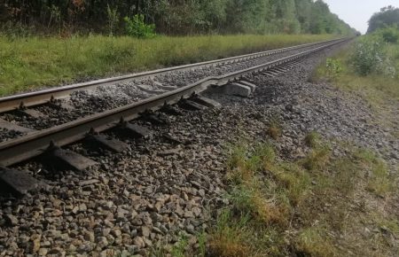На Житомирщині підірвали колію, якою рухався потяг із пальним — СБУ