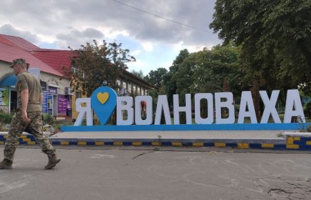 «У нас обстрелов даже не слышно!»: жители Донбасса не понимают, почему в некоторых громадах отменили местные выборы