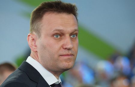 Российский оппозиционер Навальный находится в коме — пресс-секретарь