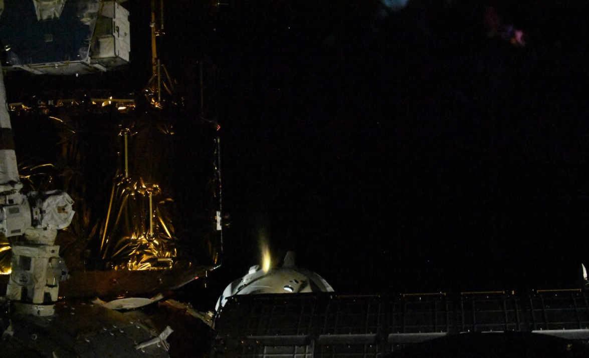 Екіпаж корабля Crew Dragon повертається на Землю з МКС