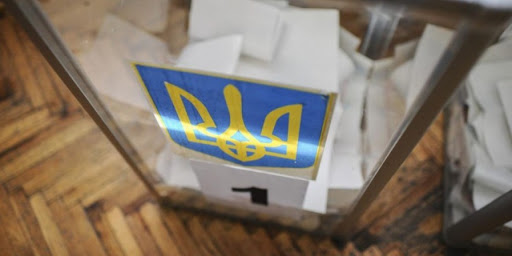 Скасування виборів в ОТГ на Донбасі може бути полем для маніпулятивних схем з боку влади — політолог