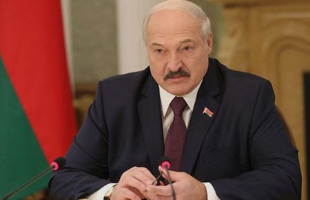 Студенты КНУ инициировали лишение Лукашенко ученой степени вуза — ее присвоили 11 лет назад