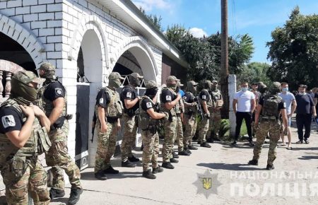 На Харківщині жителі села вимагають виселення ромської громади, сталися сутички — поліція