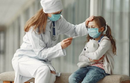 В Україні за добу діагностували 2 096 випадків коронавірусу