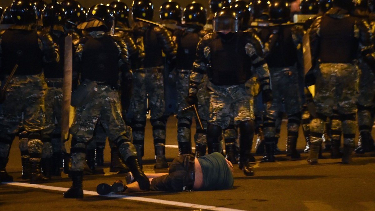 Парламент Білорусі вважає дії ОМОНу проти демонстрантів адекватними