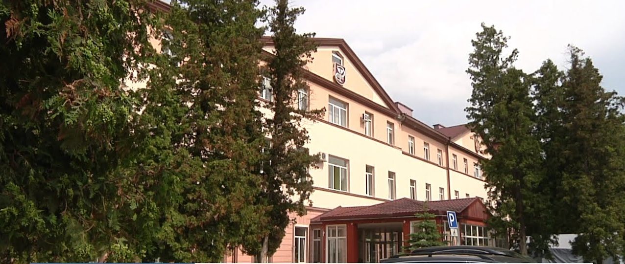 У лікарні Івано-Франківська розгорнули додаткові ліжка у відділенні інтенсивної терапії