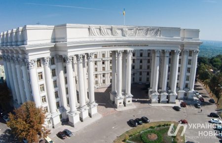 «Консул очікує підтвердження» — МЗС прокоментувало затримання українських журналістів у Мінську