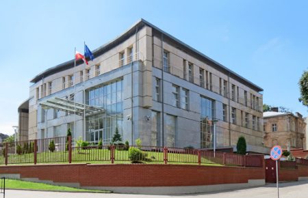 Генконсульство Польщі у Львові призупиняє приймання візових анкет через епідситуацію