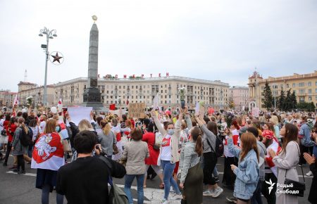 У Мінську проходить жіноча акція солідарності (відео)