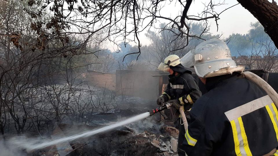 На Луганщине за сутки потушили 16 пожаров, погиб человек, еще двое получили ожоги