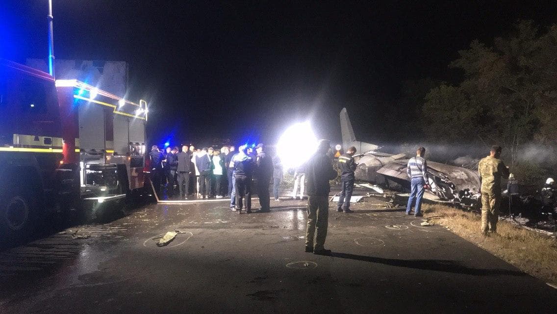 На місці падіння Ан-26 на Харківщині рятувальники завершили пошукові роботи