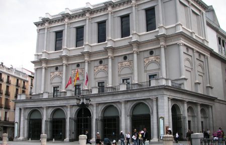 У Мадриді у Королівському театрі глядачі зірвали оперу, через відсутність дистанції