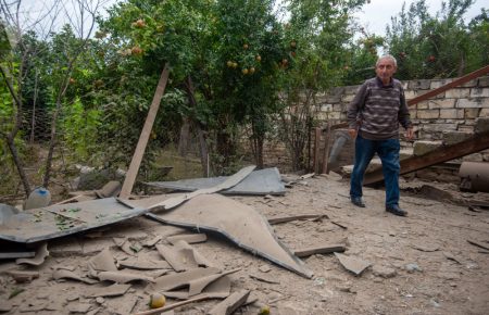 Майже половина населення Карабаху покинула свої домівки через відновлення військових дій