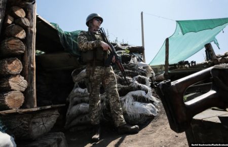 Попри режим «тиші» бойовики на Донбасі стріляли біля Мар'їнки та Водяного