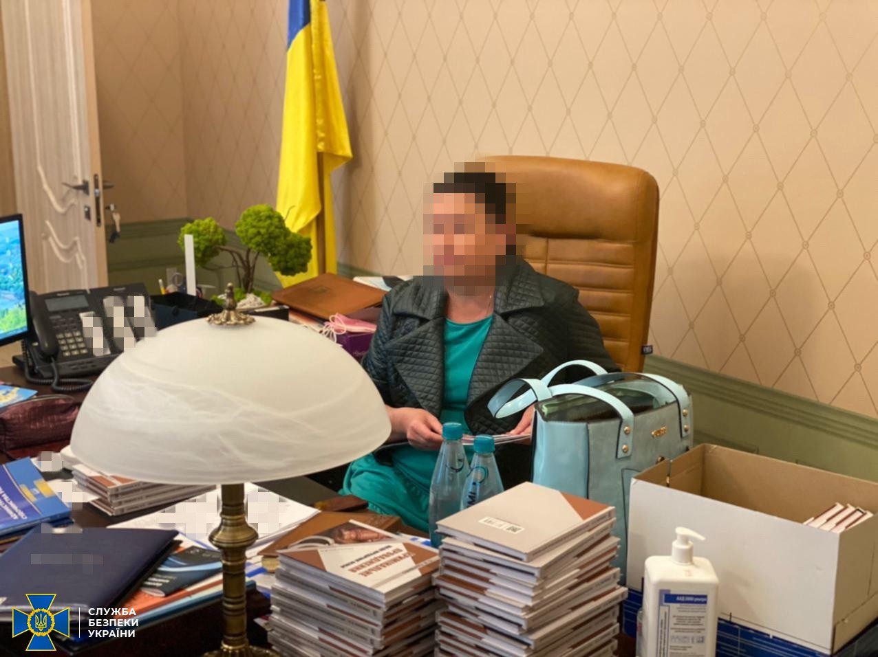 Глава Харьковского окружного административного суда передала взятку судье за принятие «правильного» решения — СБУ